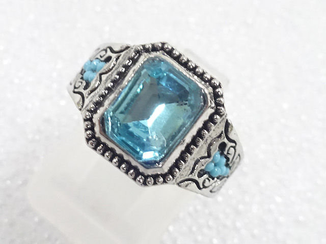 JAPANESE KIMONO / ANTIQUE COLORED STONE RING (SIZE 11)